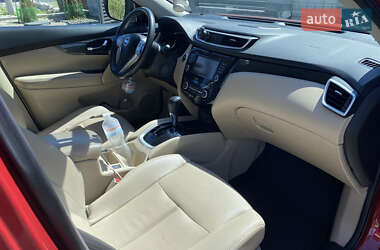 Позашляховик / Кросовер Nissan Rogue 2015 в 
