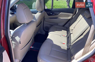 Позашляховик / Кросовер Nissan Rogue 2015 в 