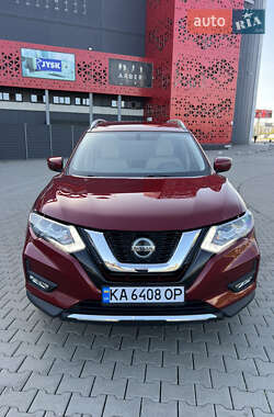 Внедорожник / Кроссовер Nissan Rogue 2018 в 