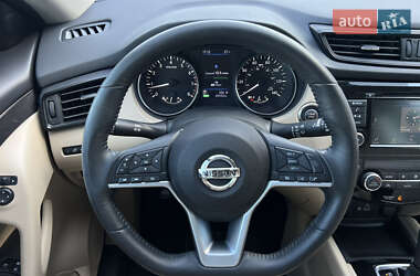 Внедорожник / Кроссовер Nissan Rogue 2018 в 