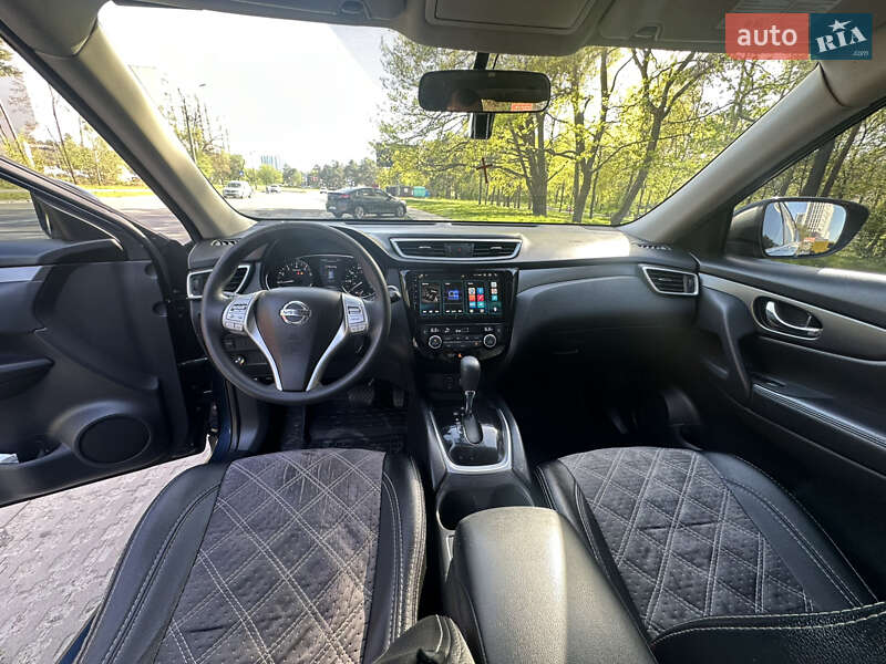 Внедорожник / Кроссовер Nissan Rogue 2016 в Киеве