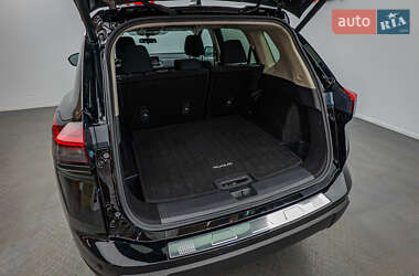Позашляховик / Кросовер Nissan Rogue 2024 в 