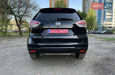 Позашляховик / Кросовер Nissan Rogue 2015 в 