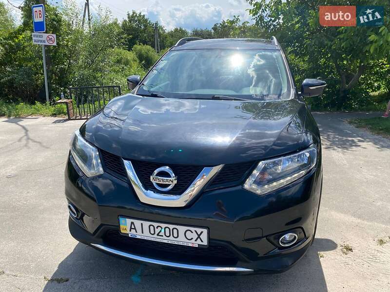 Внедорожник / Кроссовер Nissan Rogue 2016 в Киеве