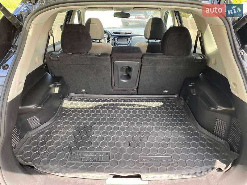 Внедорожник / Кроссовер Nissan Rogue 2016 в Киеве