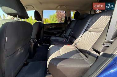 Внедорожник / Кроссовер Nissan Rogue 2019 в 