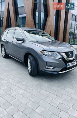 Позашляховик / Кросовер Nissan Rogue 2018 в 