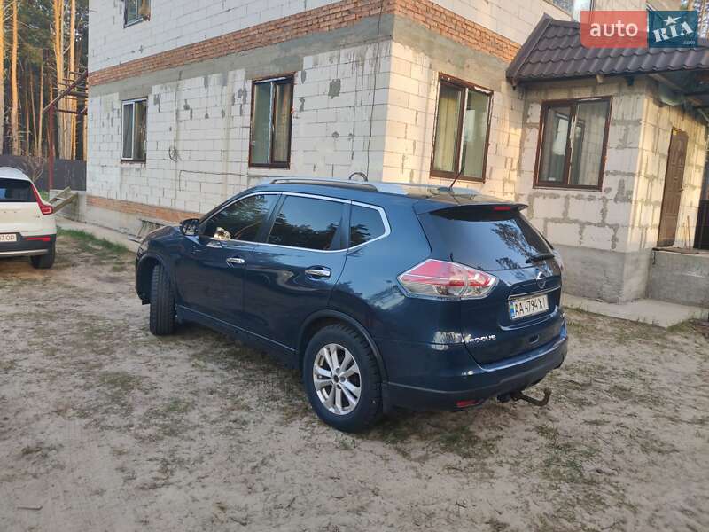 Внедорожник / Кроссовер Nissan Rogue 2016 в Киеве