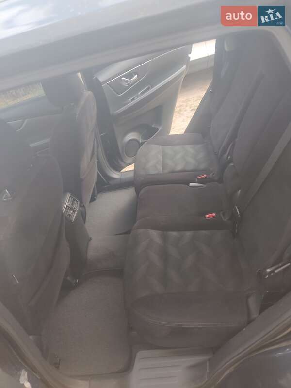 Внедорожник / Кроссовер Nissan Rogue 2016 в Киеве