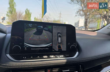 Внедорожник / Кроссовер Nissan Rogue 2023 в 