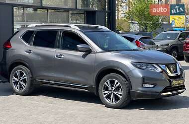 Позашляховик / Кросовер Nissan Rogue 2017 в Івано-Франківську