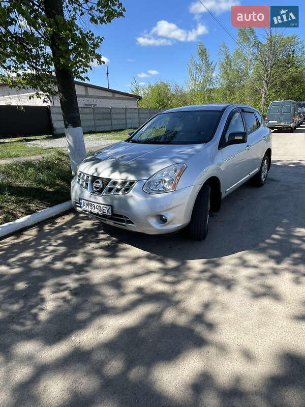 Внедорожник / Кроссовер Nissan Rogue 2011 в Житомире
