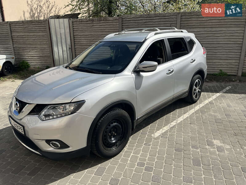 Внедорожник / Кроссовер Nissan Rogue 2015 в Киеве