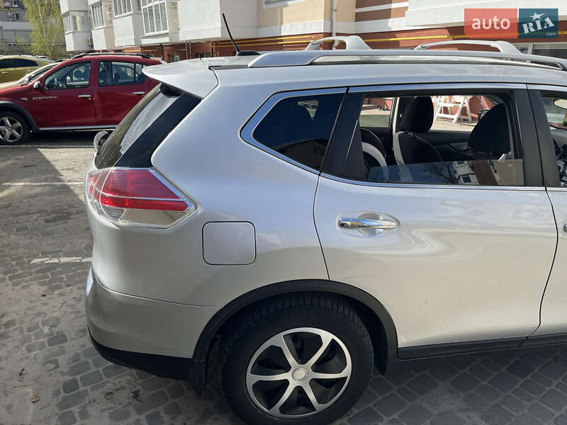Внедорожник / Кроссовер Nissan Rogue 2015 в Киеве