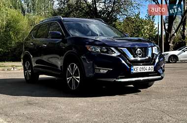Внедорожник / Кроссовер Nissan Rogue 2017 в Днепре