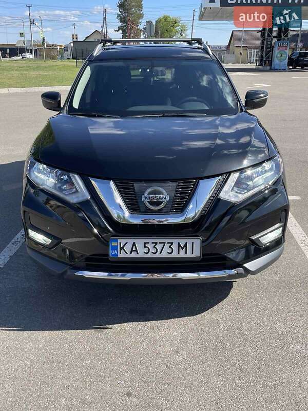 Внедорожник / Кроссовер Nissan Rogue 2017 в Киеве