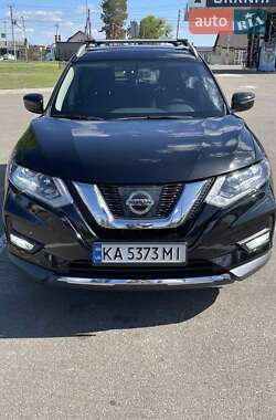 Внедорожник / Кроссовер Nissan Rogue 2017 в 