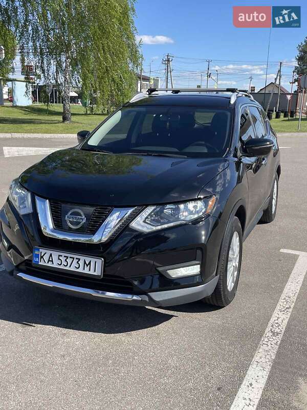 Внедорожник / Кроссовер Nissan Rogue 2017 в Киеве