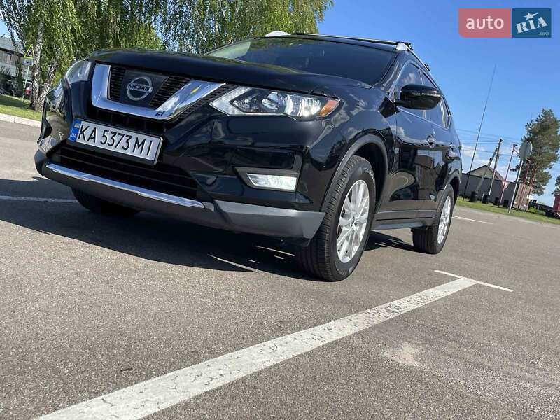 Внедорожник / Кроссовер Nissan Rogue 2017 в Киеве