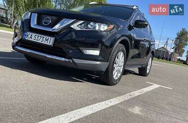 Внедорожник / Кроссовер Nissan Rogue 2017 в 