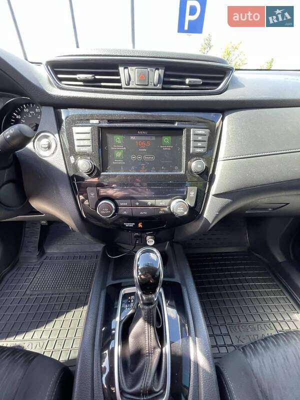 Внедорожник / Кроссовер Nissan Rogue 2017 в Киеве