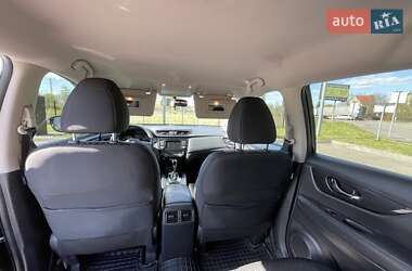 Внедорожник / Кроссовер Nissan Rogue 2017 в 