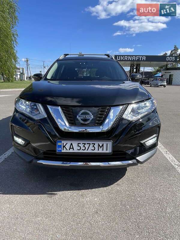 Внедорожник / Кроссовер Nissan Rogue 2017 в Киеве
