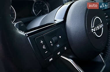 Внедорожник / Кроссовер Nissan Rogue 2023 в 