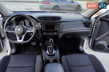 Позашляховик / Кросовер Nissan Rogue 2018 в 