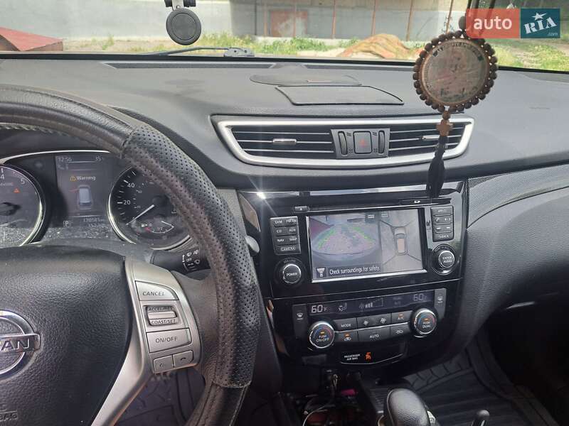 Внедорожник / Кроссовер Nissan Rogue 2014 в Александрие