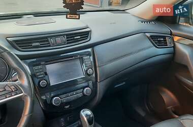 Внедорожник / Кроссовер Nissan Rogue 2017 в 