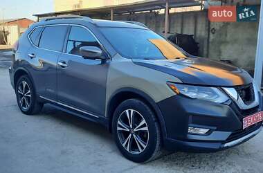 Внедорожник / Кроссовер Nissan Rogue 2017 в 