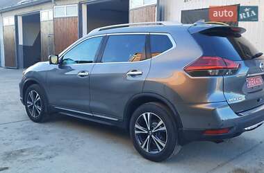 Внедорожник / Кроссовер Nissan Rogue 2017 в 