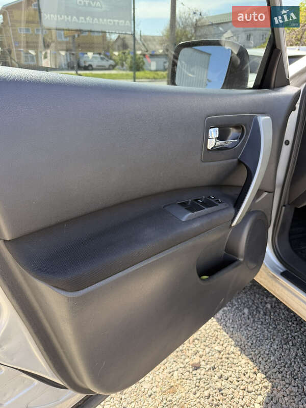 Внедорожник / Кроссовер Nissan Rogue 2010 в Киеве