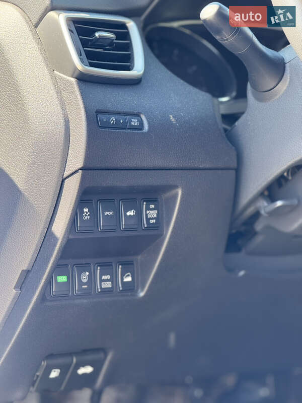 Позашляховик / Кросовер Nissan Rogue 2015 в Києві фото 19 Позашляховик / Кросовер Nissan Rogue 2015 в Києві