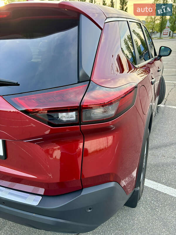 Внедорожник / Кроссовер Nissan Rogue 2021 в Киеве