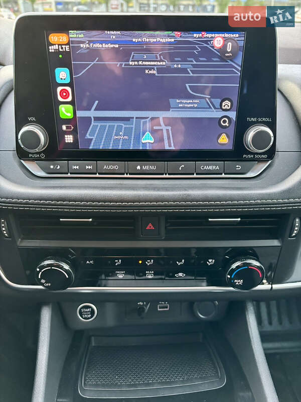 Внедорожник / Кроссовер Nissan Rogue 2021 в Киеве