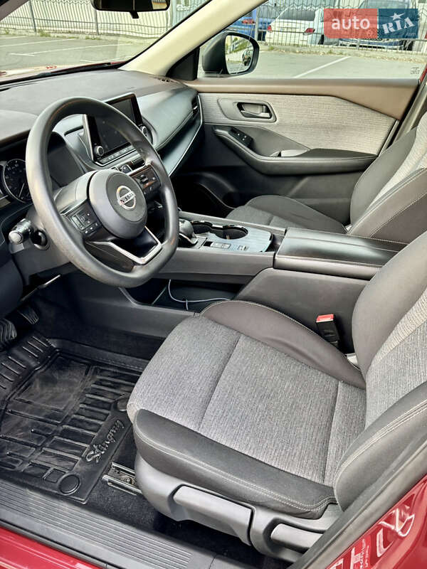 Внедорожник / Кроссовер Nissan Rogue 2021 в Киеве