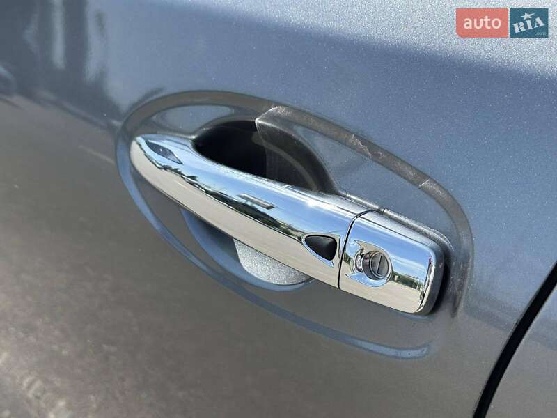 Позашляховик / Кросовер Nissan Rogue 2018 в Полтаві