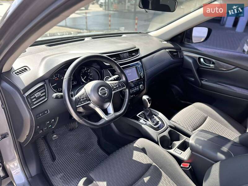Позашляховик / Кросовер Nissan Rogue 2018 в Полтаві