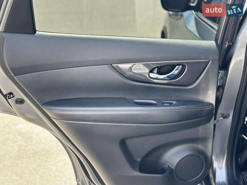Позашляховик / Кросовер Nissan Rogue 2018 в Полтаві