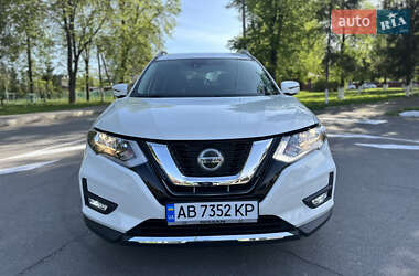 Внедорожник / Кроссовер Nissan Rogue 2018 в 