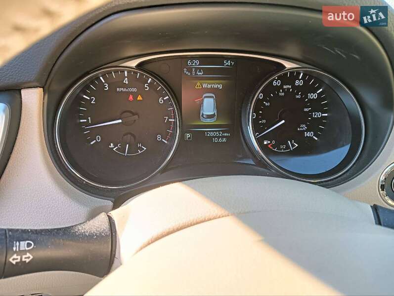 Позашляховик / Кросовер Nissan Rogue 2015 в Кам'янському