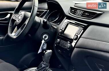 Позашляховик / Кросовер Nissan Rogue 2019 в 
