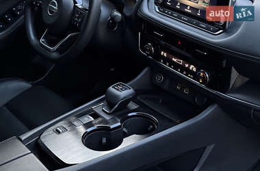 Позашляховик / Кросовер Nissan Rogue 2020 в 