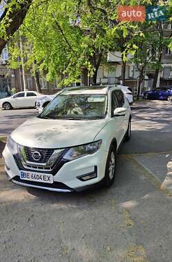 Внедорожник / Кроссовер Nissan Rogue 2016 в 
