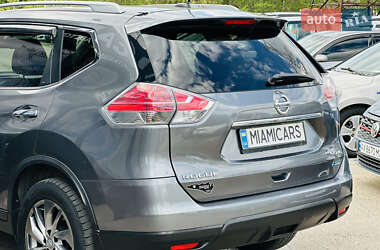Внедорожник / Кроссовер Nissan Rogue 2015 в 