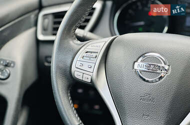 Внедорожник / Кроссовер Nissan Rogue 2015 в 