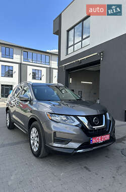 Внедорожник / Кроссовер Nissan Rogue 2017 в 