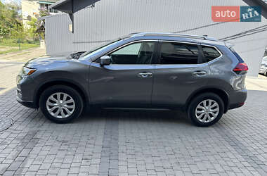 Внедорожник / Кроссовер Nissan Rogue 2017 в 